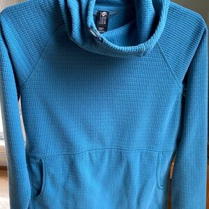 Mountain Hardwear
Women’s Summit Grid Tunic Hoody